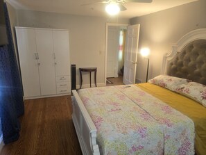 3 chambres, fer et planche à repasser, Wi-Fi gratuit, draps fournis