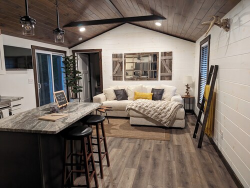 Horse-Friendly Retreat:Trail Access, Woodland Views & Peaceful Deck