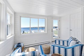Interior - Waterfront Cottage (Swansea)
