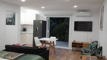 2 bedrooms, free WiFi, bed sheets, wheelchair access