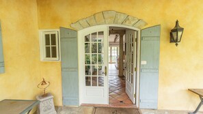 Interior - Terrific 4-bedroom Estate Retreat in quaint Goleta perfect for families (Goleta)