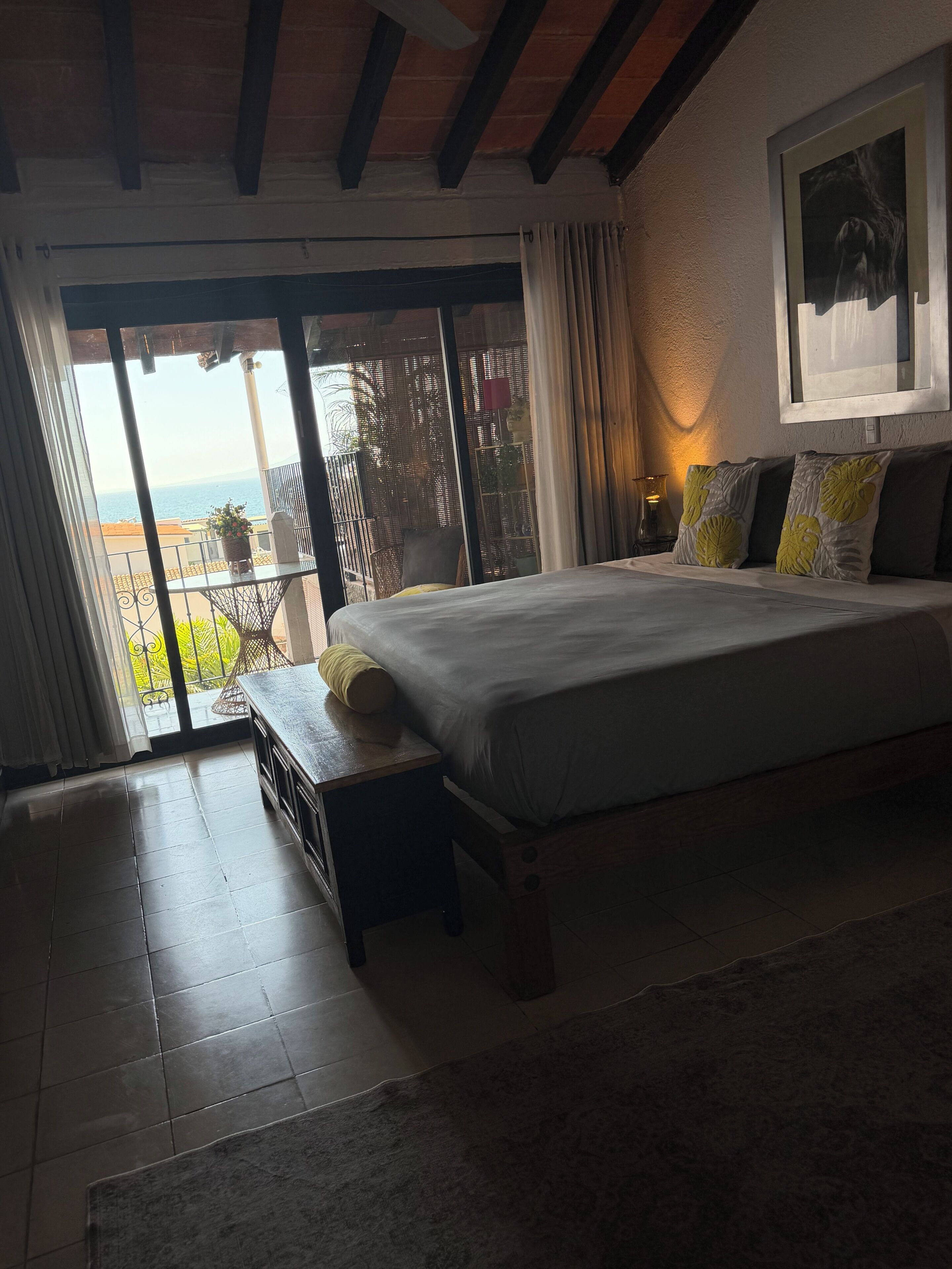 1 Schlafzimmer, Zimmersafe, Schreibtisch, Bügeleisen/Bügelbrett