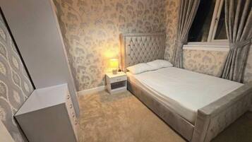 In-room safe, free WiFi, bed sheets