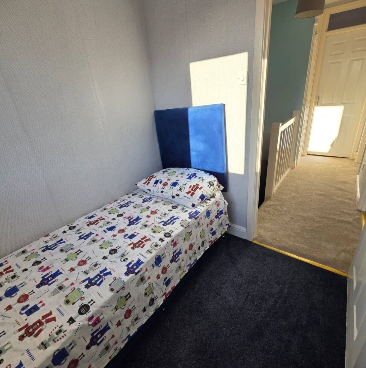 Caja de seguridad en la habitación, wifi gratis y ropa de cama 