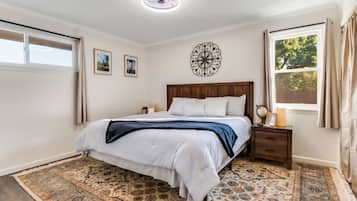Ferros/tábuas de passar roupa, Wi-Fi, roupa de cama