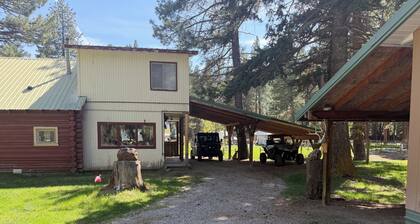 Spacious 4-bedroom cabin in Lincoln perfect for your short or long term getaway!