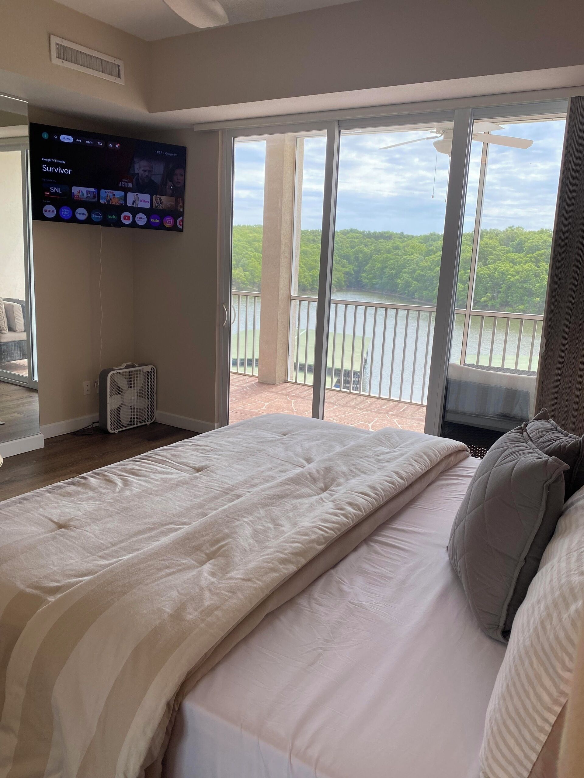 WiFi, bed sheets