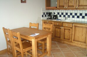 Dining - Authentic apartment at the foot of the slopes, 180° view of La Masse (Les Belleville)