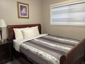 Room - The Fraser Valley Stay (Abbotsford)