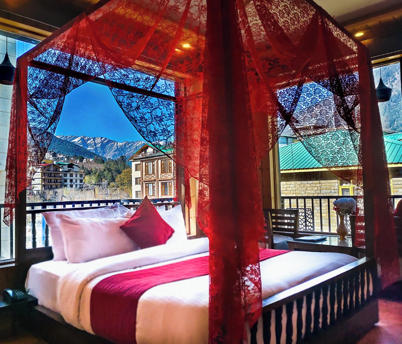 Honeymoon Suite | Desk, free WiFi