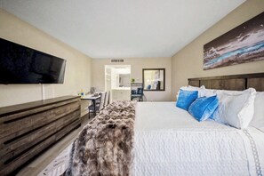 Room - Studio Mins To *Atrium Health* & *Spectrum Arena* (Charlotte)