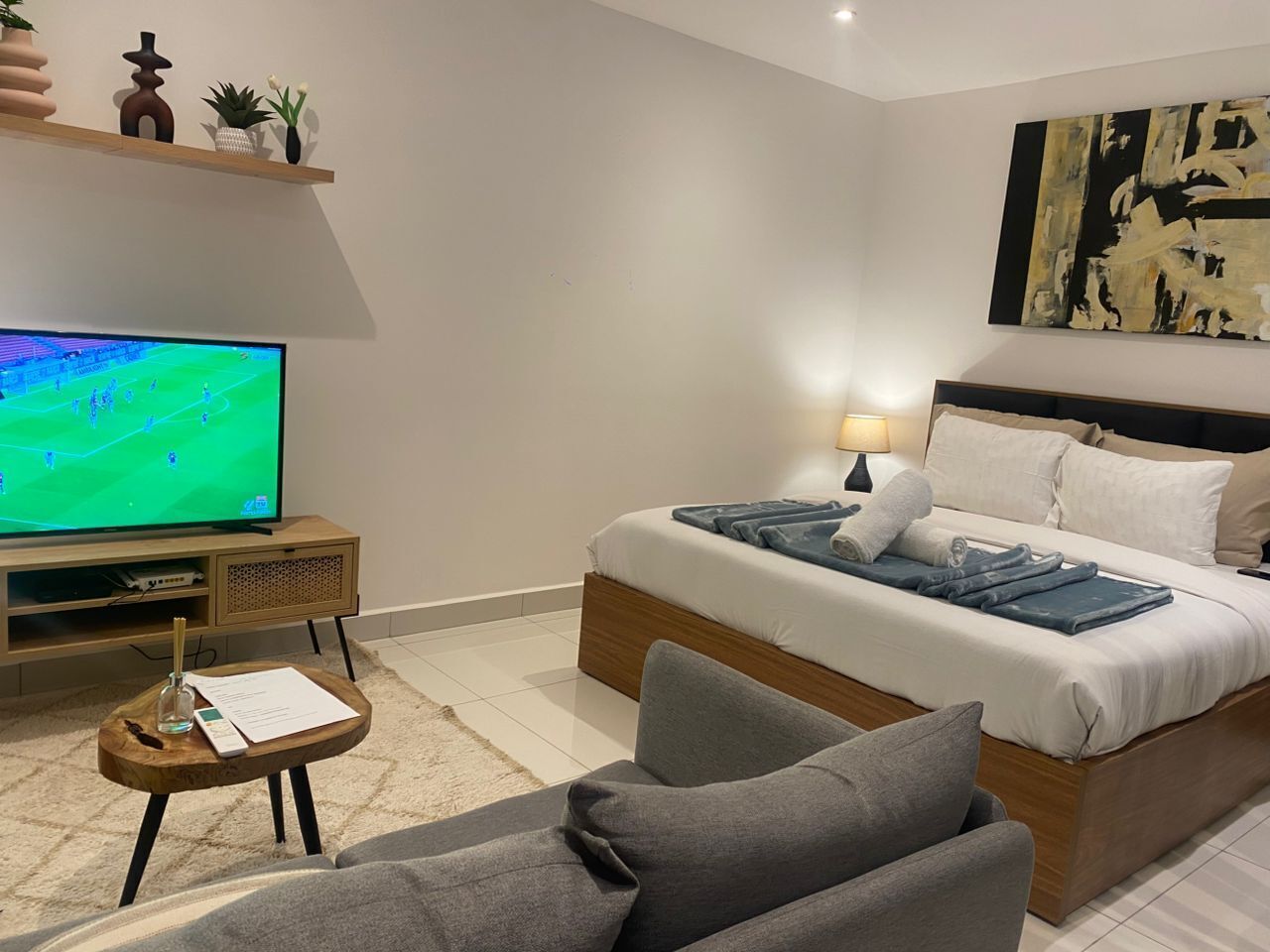 Studio Suite, City View | Interior