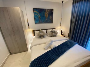 Studio Suite, City View | Iron/ironing board, free WiFi - loxwood studio by unique Haven Apartment (Accra)