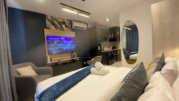 Studio Suite, City View | Seterika/papan seterika, Wi-fi percuma