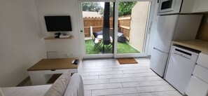 Living area - Vrbo Property (Soulac-sur-Mer)