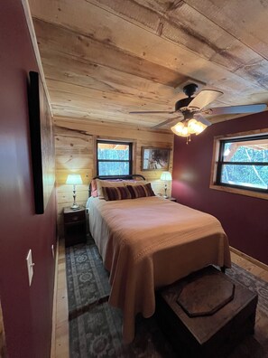 Bed sheets - Secluded Waterfall Cabin (Otto)