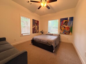 2 bedrooms, free WiFi, bed sheets - Atlanta Artist Retreat 2br w/ Private Patio + Parking (Atlanta)