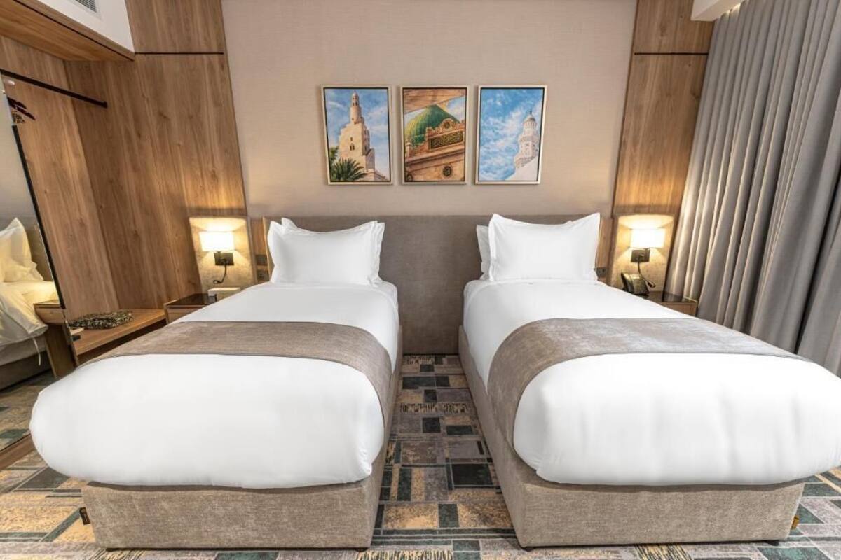 Phòng đôi hoặc 2 giường đơn Premier, quang cảnh thành phố | Két bảo mật tại phòng, khu vực làm việc phù hợp cho laptop 