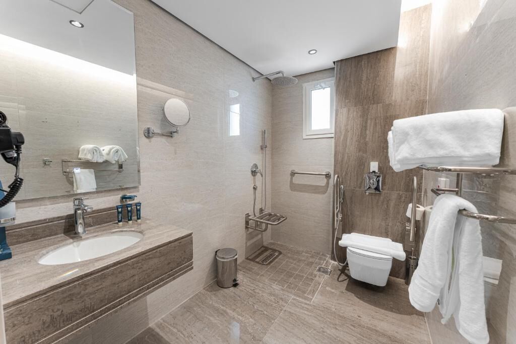 Comfort Double Room, City View | Bathroom