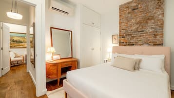 Classic Condo, 2 Bedrooms, Kitchen