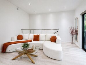 Interior - Modern Silver Lake Hillside retreat near by Dodger Stadium Stair Street Access (Los Angeles)