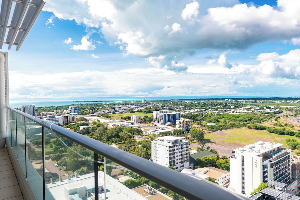 2-bedroom hotel apartment for Family of 5 with Darwin city and harbour views