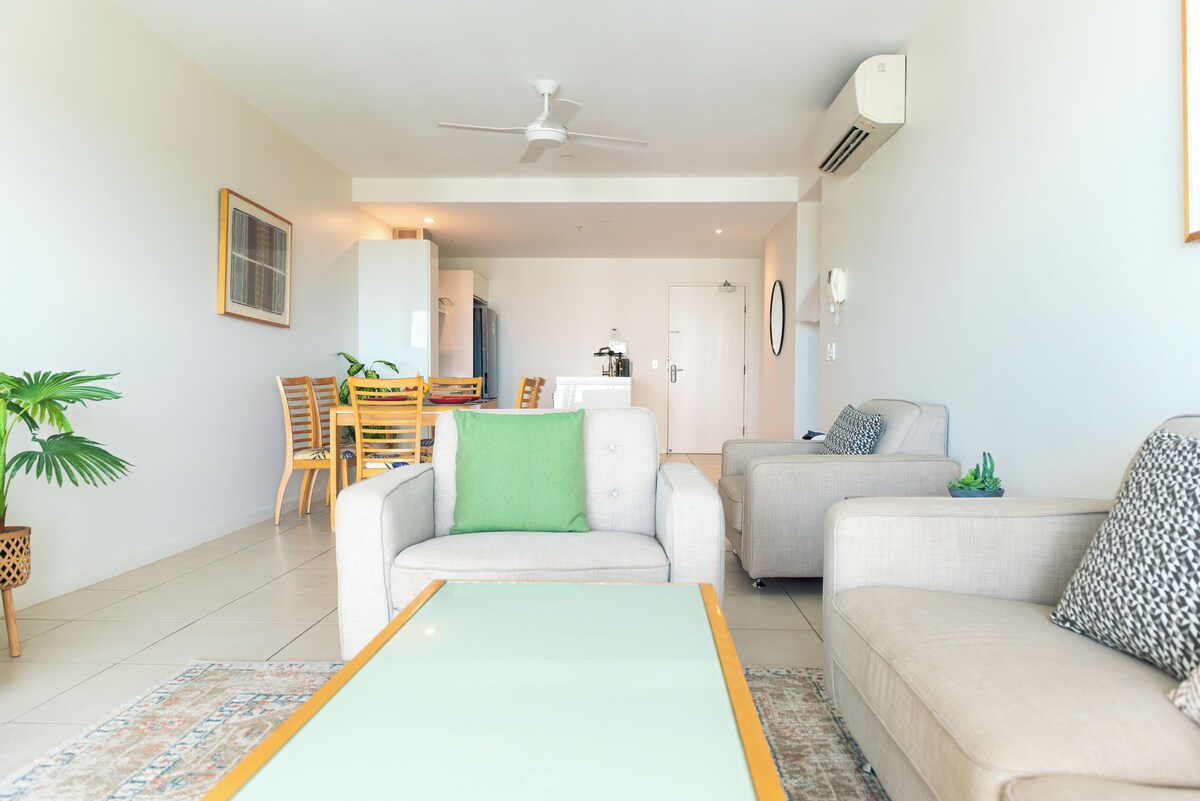 2-bedroom hotel apartment for Family of 5 with Darwin city and harbour views