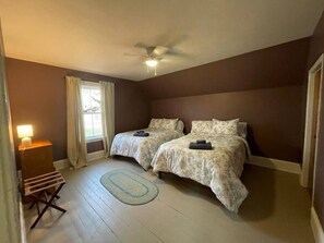 4 bedrooms, desk, iron/ironing board, free WiFi - Gaspereau Heritage House - Annapolis Valley (Wolfville)