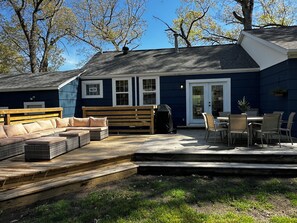Outdoor dining - Walk to the beach! Charming 3-bedroom in historic cottage district; fenced yard. (Spring Lake)