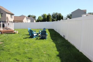 Property grounds - Spacious 4-bedroom house in Mechanicsburg with AC; close to Harrisburg & Hershey (Mechanicsburg)