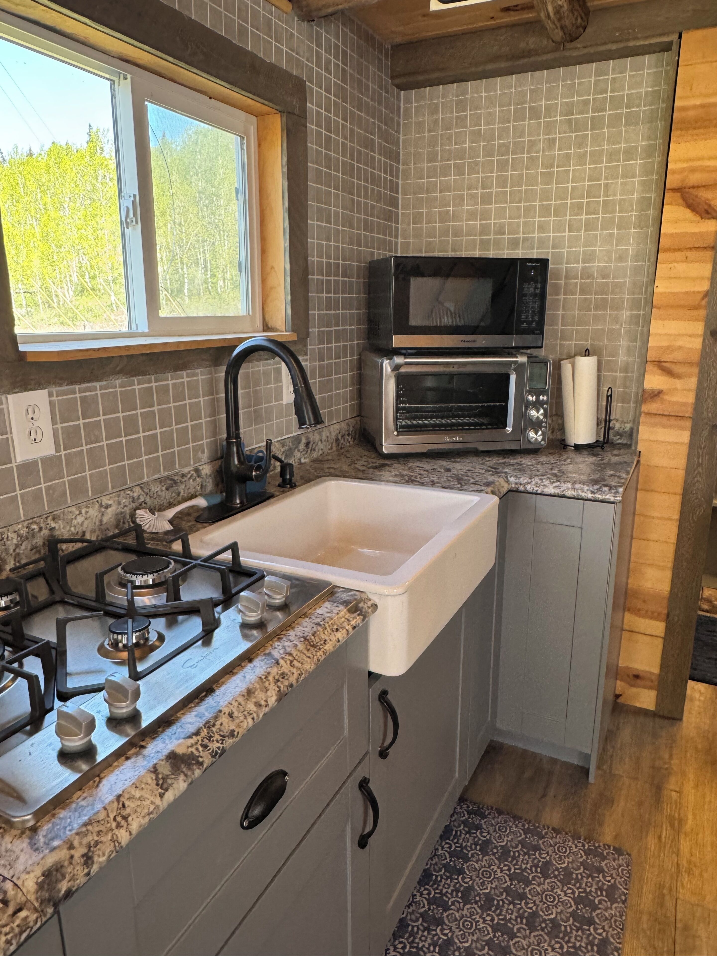 Fridge, microwave, coffee/tea maker, electric kettle