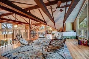 4 habitaciones, tabla de planchar con plancha, wifi y ropa de cama 