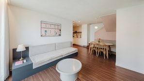 Basic-Zimmer, 2 Schlafzimmer (Pink Room (2F, Duplex + Rooftop Terra) | 1 Schlafzimmer, kostenloses WLAN
