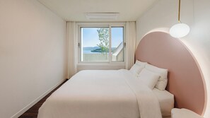 Basic-Zimmer, 1 Schlafzimmer (Latte Room (1F) + Private Deck) | 1 Schlafzimmer, kostenloses WLAN