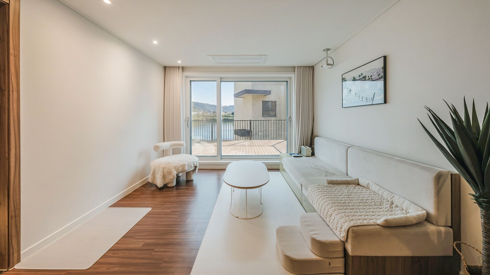 Basic Room, 1 Bedroom (Blue Room (1F, Pet-Friendly + Private) | 1 bedroom, WiFi (free)