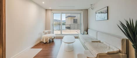 Basic Room, 1 Bedroom (Blue Room (1F, Pet-Friendly + Private) | 1 bedroom, WiFi (free)