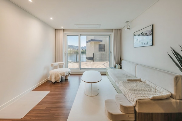 Kamar Basic, 1 kamar tidur (Blue Room (1F, Pet-Friendly + Private) | 1 kamar tidur dan Wi-Fi gratis