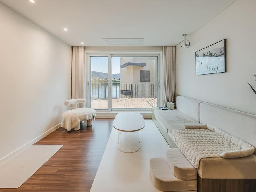 Basic Room, 1 Bedroom (Blue Room (1F, Pet-Friendly + Private) | 1 bedroom, free WiFi