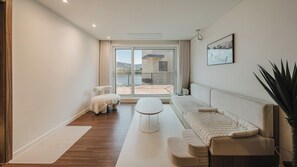 Basic Room, 1 Bedroom (Blue Room (1F, Pet-Friendly + Private) | 1 bedroom, free WiFi - Chuncheon Rehouse (Chuncheon)