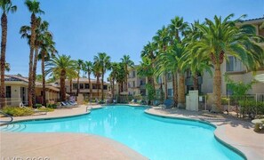Pool - Vista X - Full remodeled 2 BR 2 BTH w/ 1 Car garage GATED PRIME LOCATION (Las Vegas)