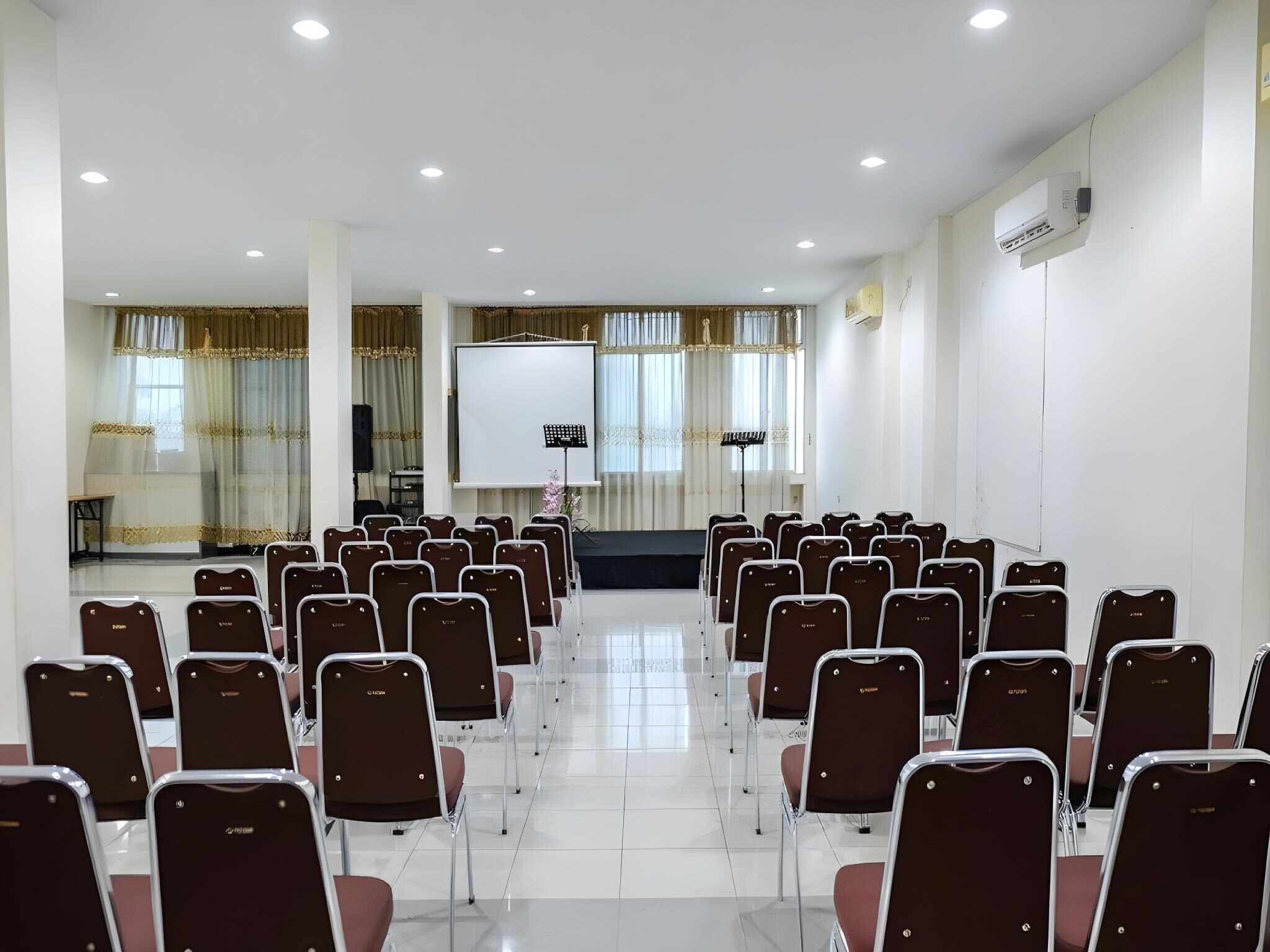 Fasilitas rapat