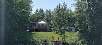 Lac La Biche Lakefront 5‑Bedroom Cottage with Private Beach & Large Yard