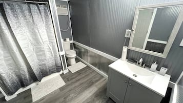 Dusche, Handtücher, Seife, Toilettenpapier