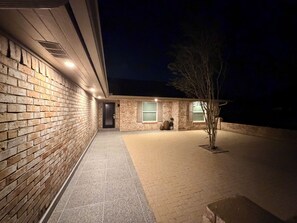 Terrace/patio - Luxury Pool Retreat, Mini Golf, 45 min. from South Padre Island (Harlingen)