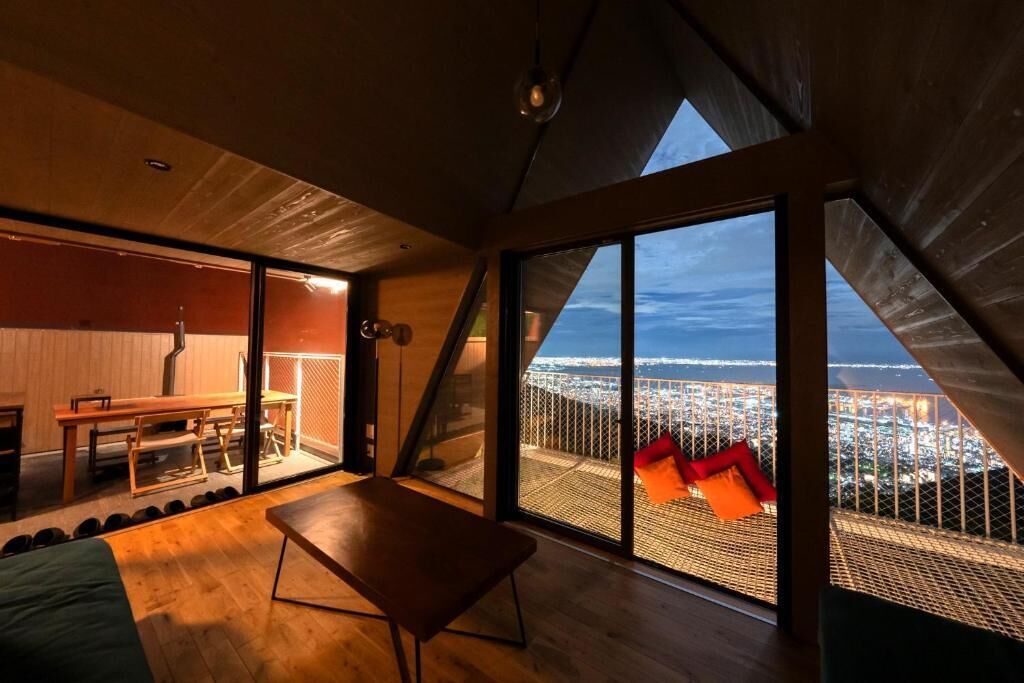 In-room safe, blackout drapes, free WiFi