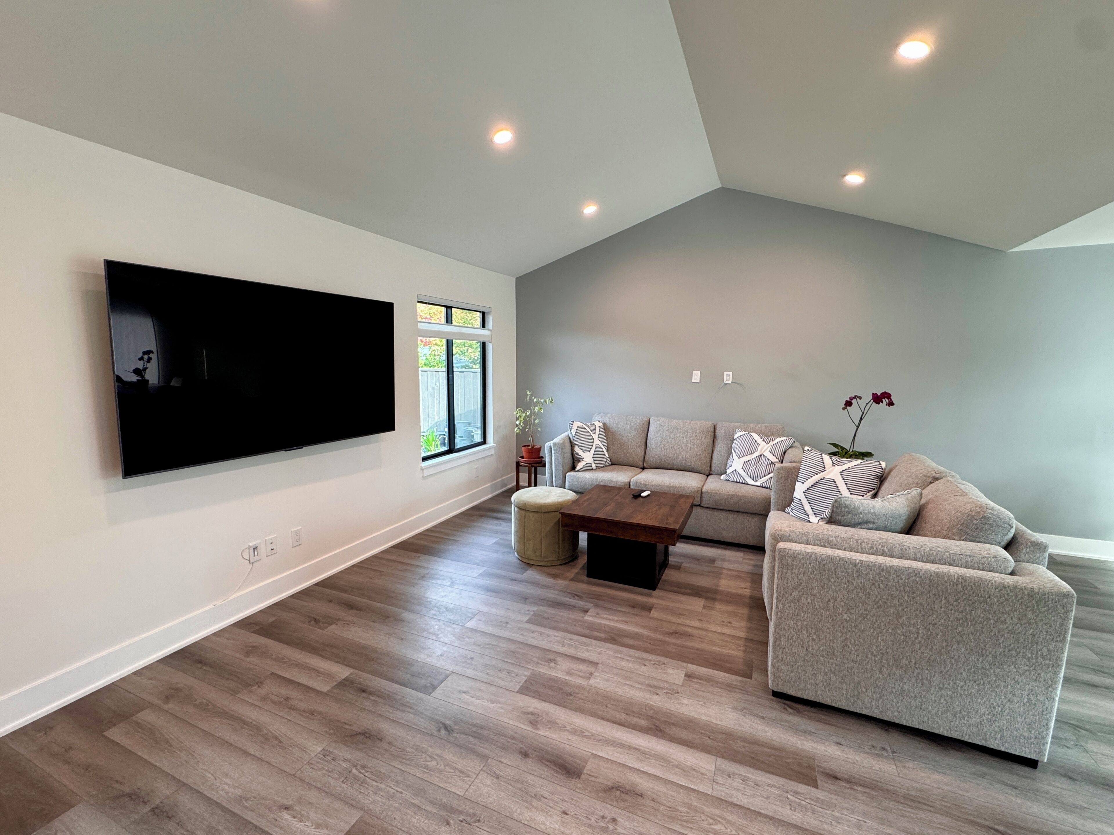 New, Quiet, Modern Comfort 3-bedroom House In Tranquil Cupertino - Sunnyvale, CA