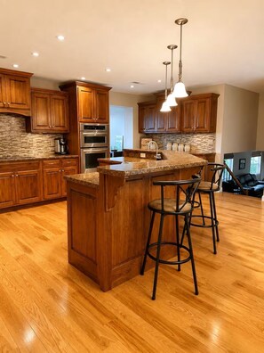 Private kitchen - Riverside Bluff Retreat (Burkesville)