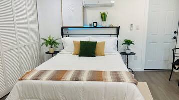 1 bedroom, WiFi, bed sheets