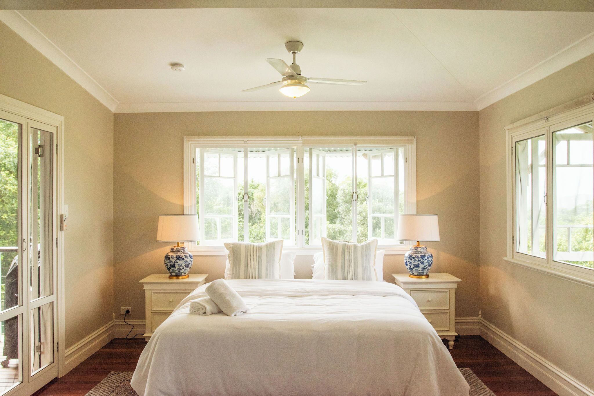 5 Schlafzimmer, Bügeleisen/Bügelbrett, WLAN, Bettwäsche