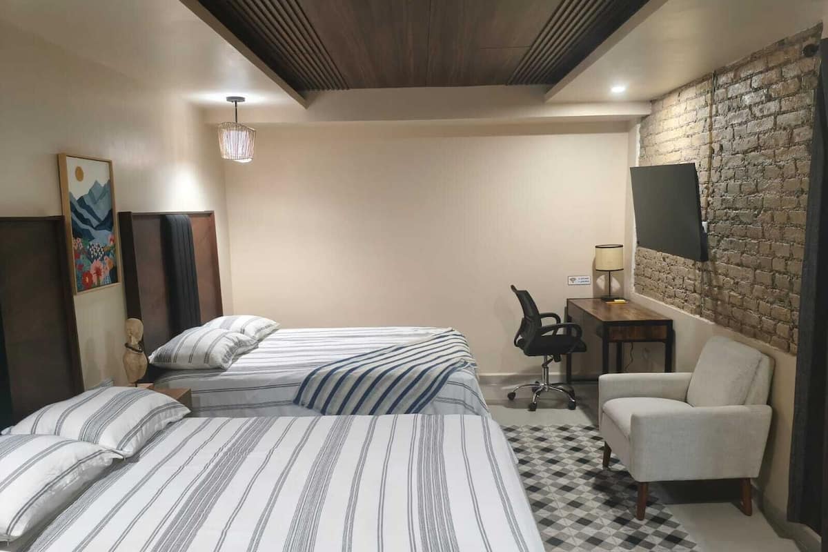 Luxury Double Room | In-room safe, WiFi (free)